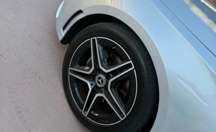 MERCEDES-BENZ A180d SEDAN AUTOMATIC PREMIUM 116 CV