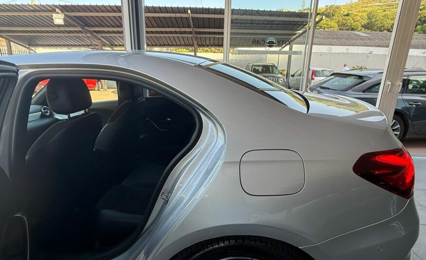 MERCEDES-BENZ A180d SEDAN AUTOMATIC PREMIUM 116 CV