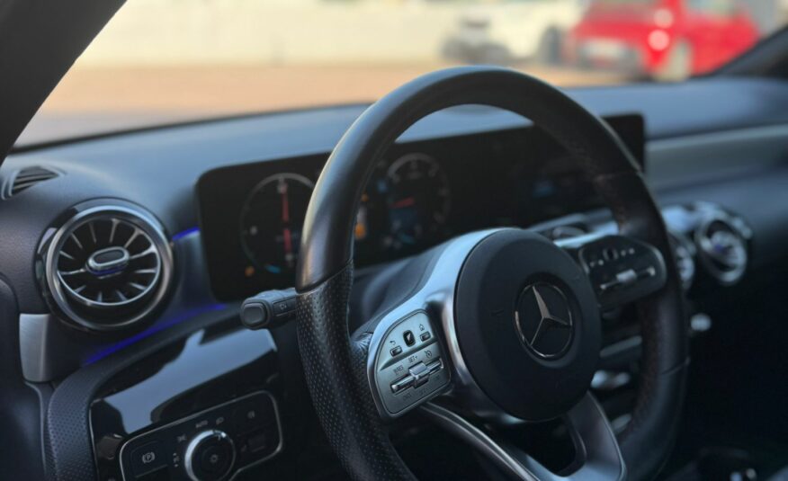 MERCEDES-BENZ A180d SEDAN AUTOMATIC PREMIUM 116 CV