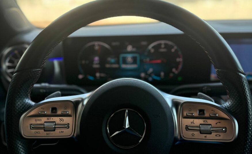 MERCEDES-BENZ A180d SEDAN AUTOMATIC PREMIUM 116 CV