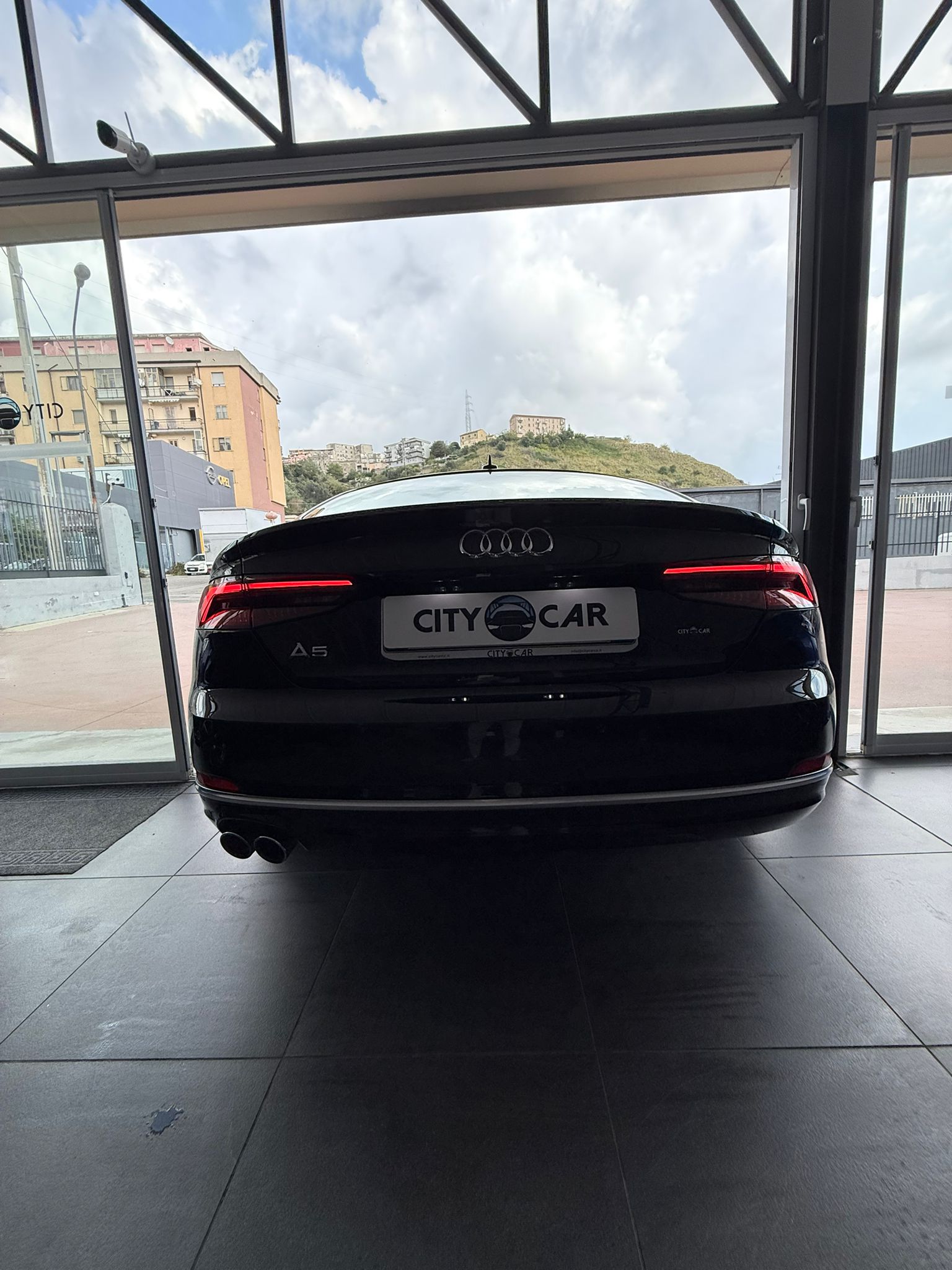 AUDI A5 2.0 TDI S-TRONIC “BUSINESS ADVANCED” 190 CV