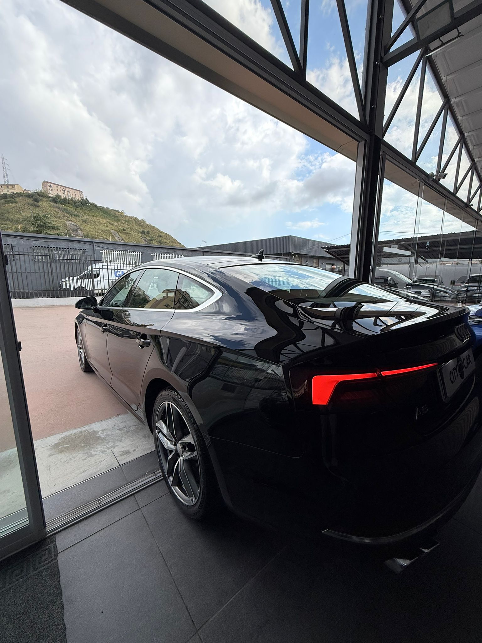 AUDI A5 2.0 TDI S-TRONIC “BUSINESS ADVANCED” 190 CV