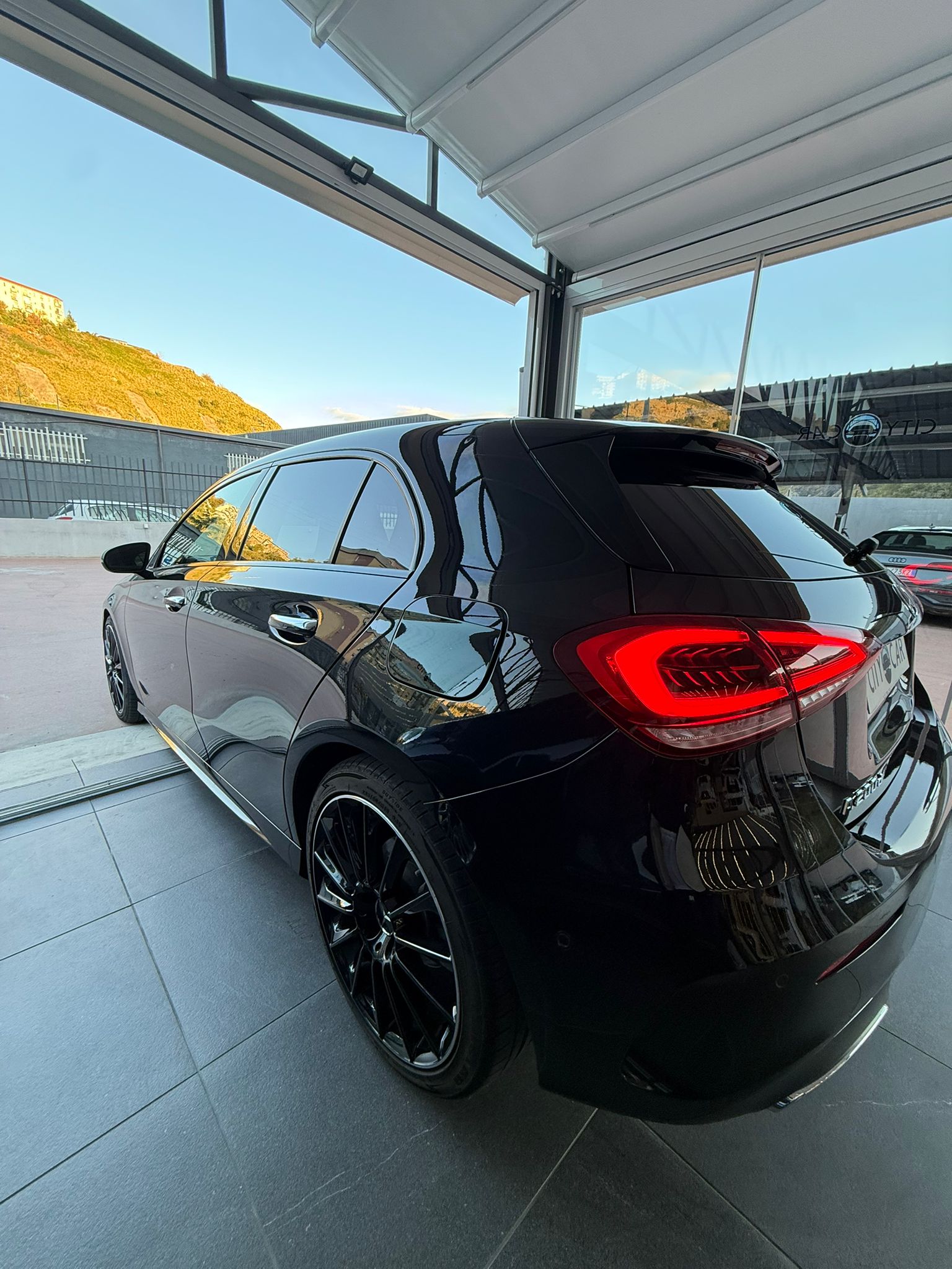 MERCEDES-BENZ A200d “PREMIUM” 150 CV