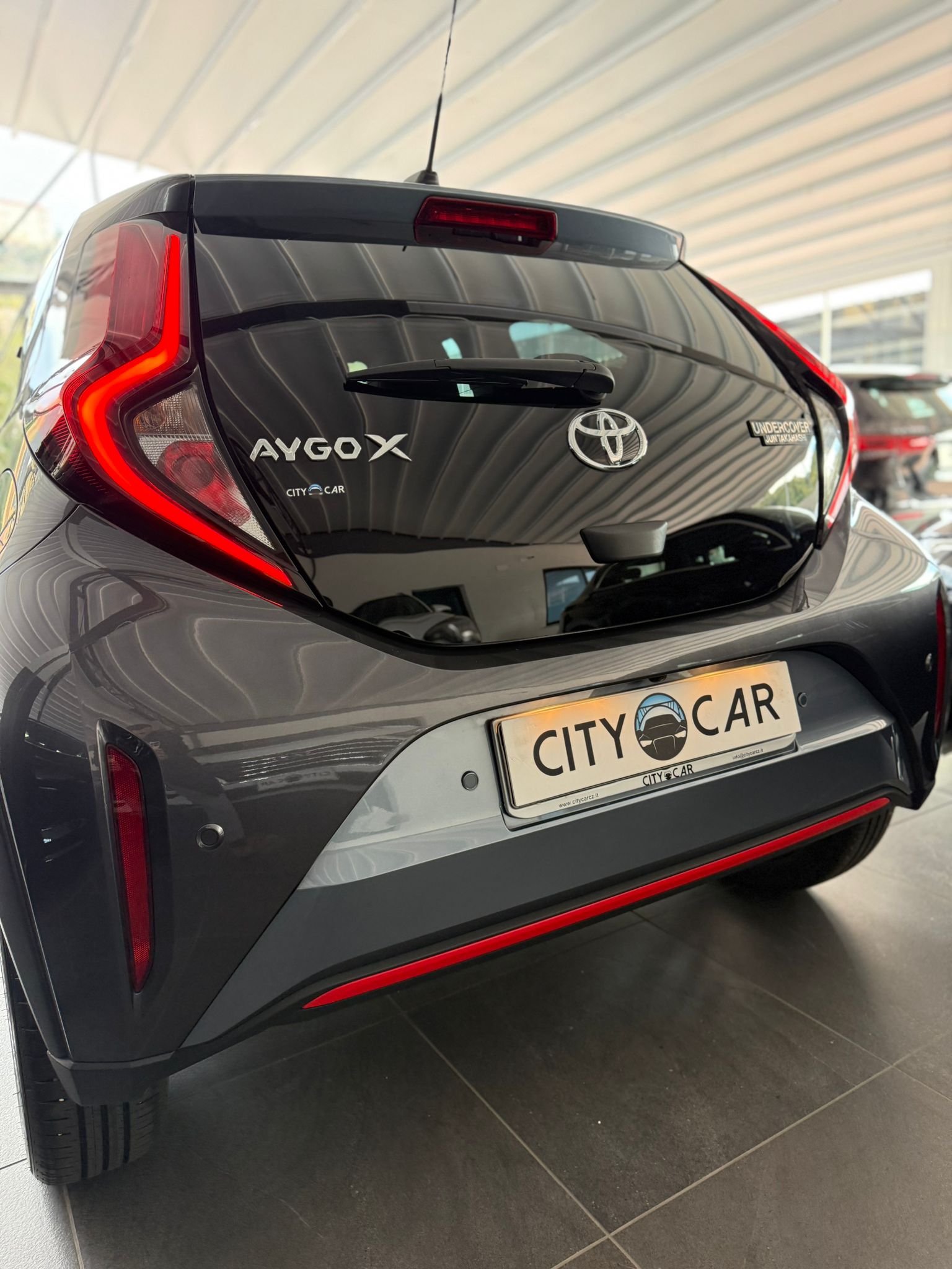 TOYOTA AYGO 1.0 VVT-i “UNDERCOVER” 72 CV