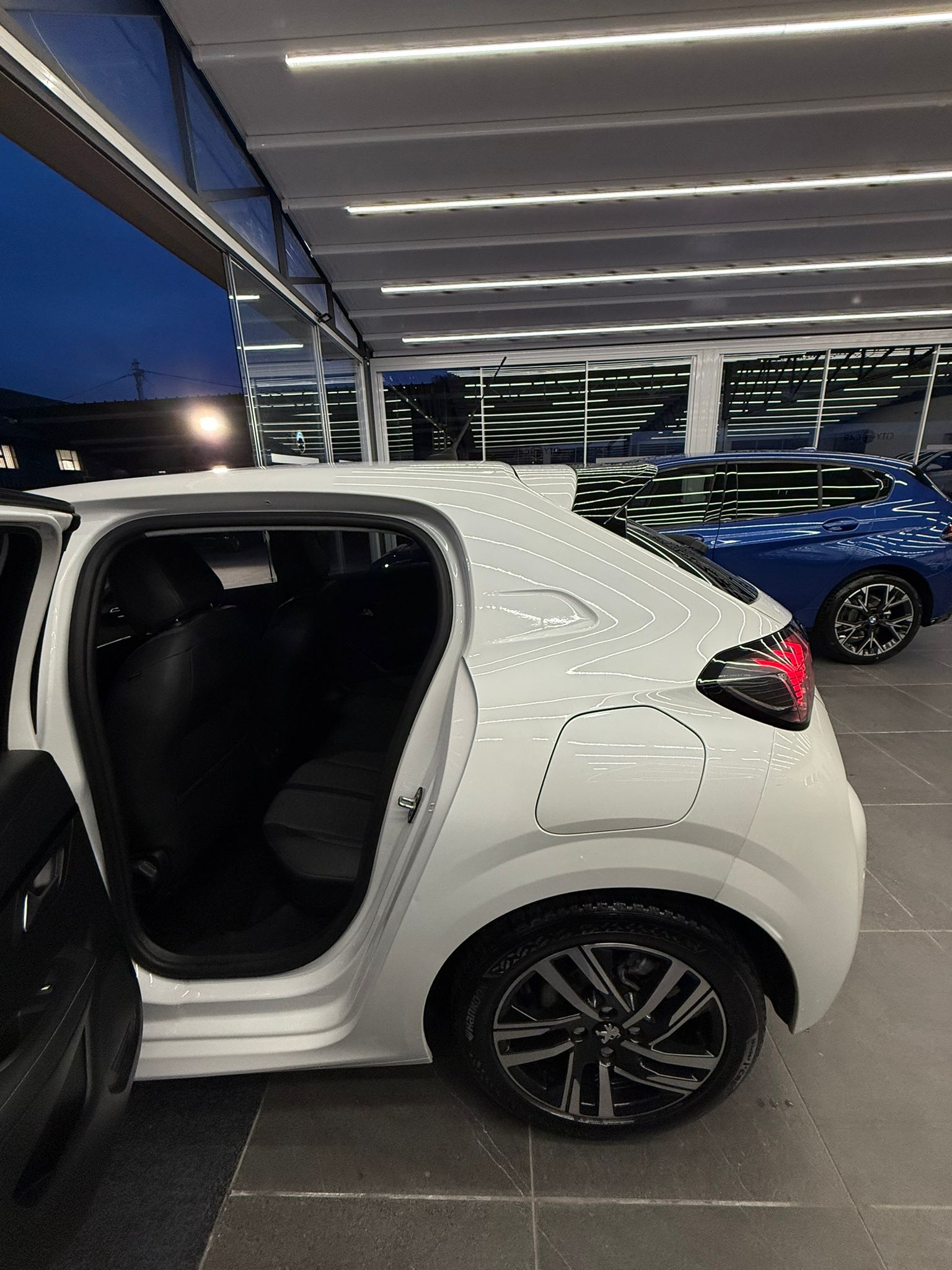 PEUGEOT 208 1.2 PURETECH EAT8 “ALLURE” 101 CV