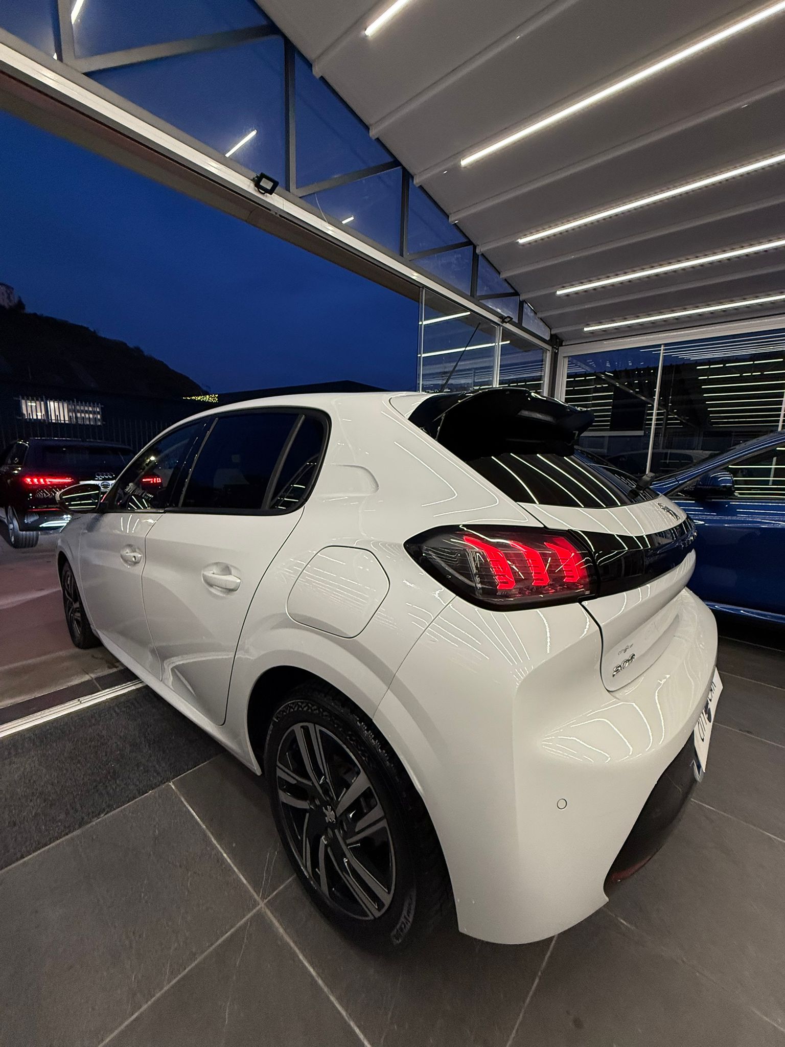 PEUGEOT 208 1.2 PURETECH EAT8 “ALLURE” 101 CV