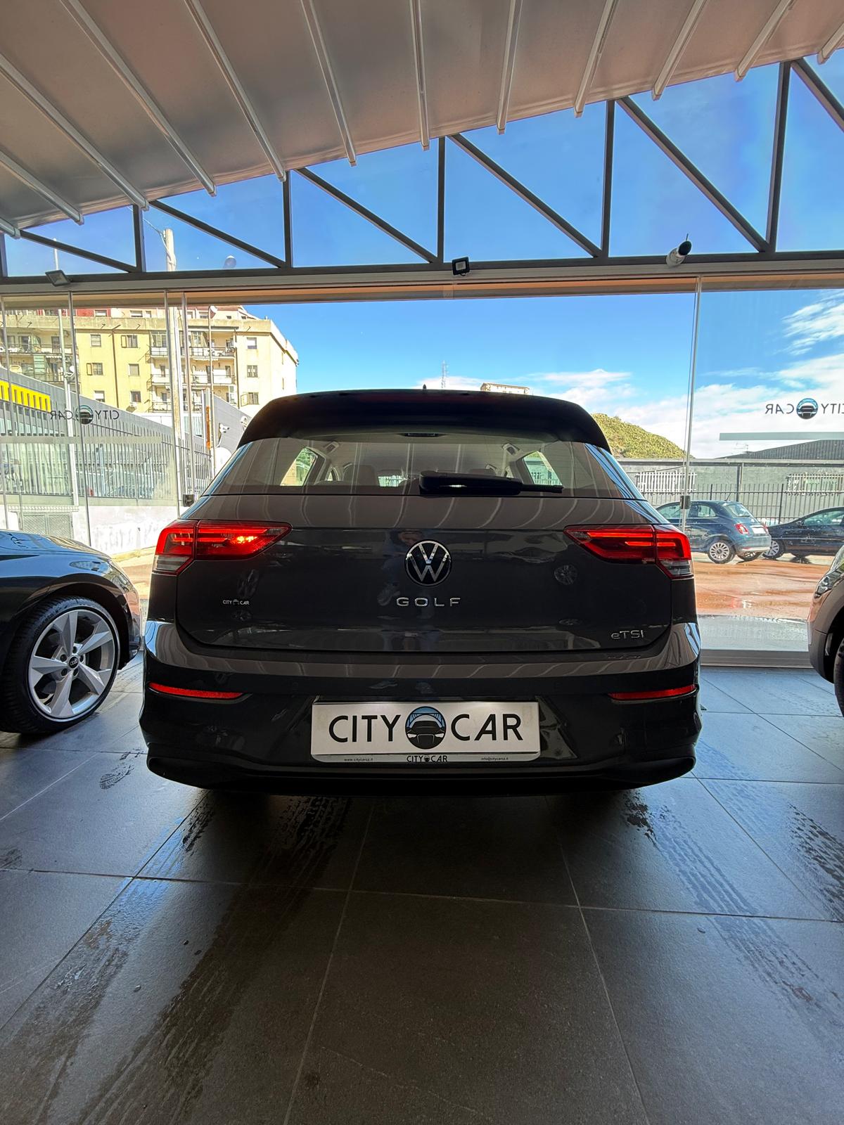 VOLKSWAGEN GOLF 1.5 eTSI DSG “LIFE” 150 CV