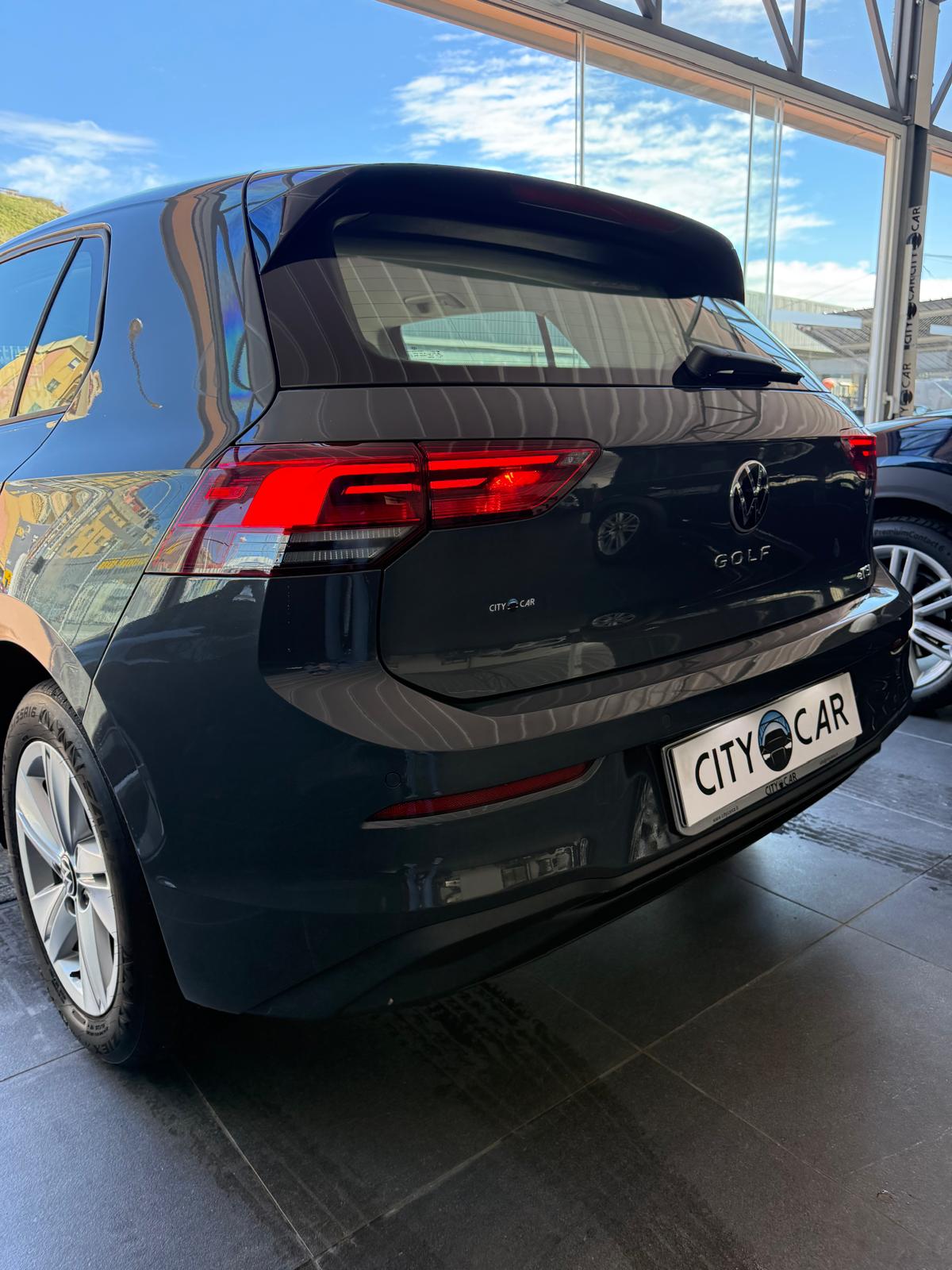 VOLKSWAGEN GOLF 1.5 eTSI DSG “LIFE” 150 CV