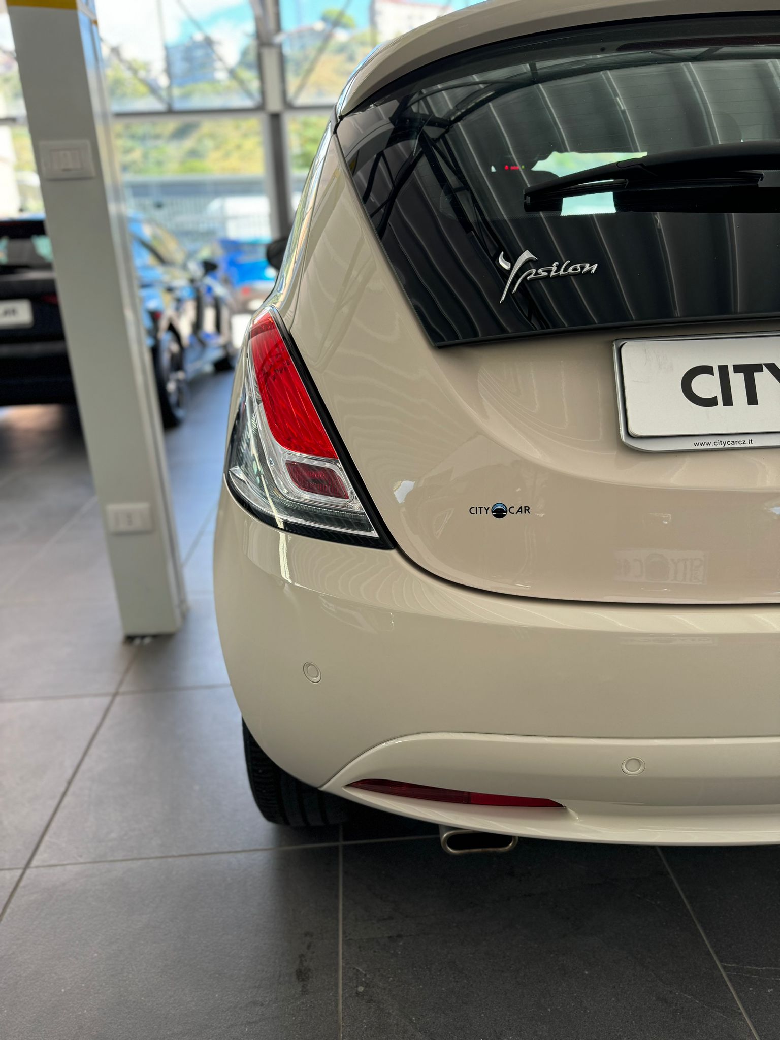 LANCIA Y 1.0 HYBRID “GOLD” 69 CV