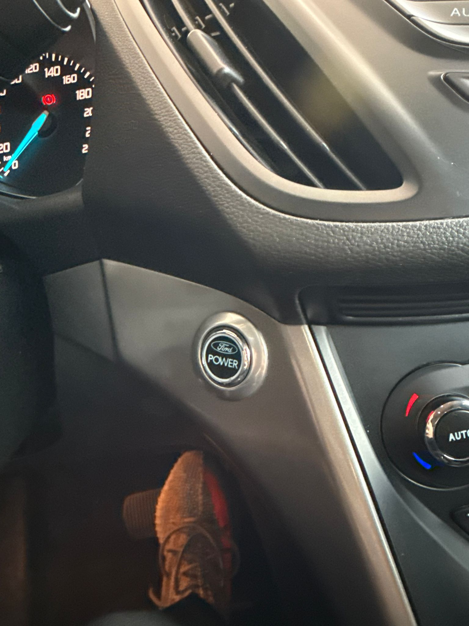 FORD KUGA 2.0 TDCI 4WD POWERSHIFT “TITANIUM” 140 CV