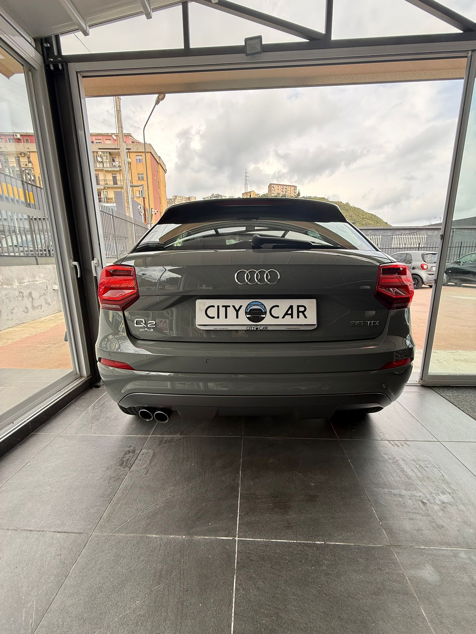 AUDI Q2 35 TDI “IDENTITY BLACK” 150 CV
