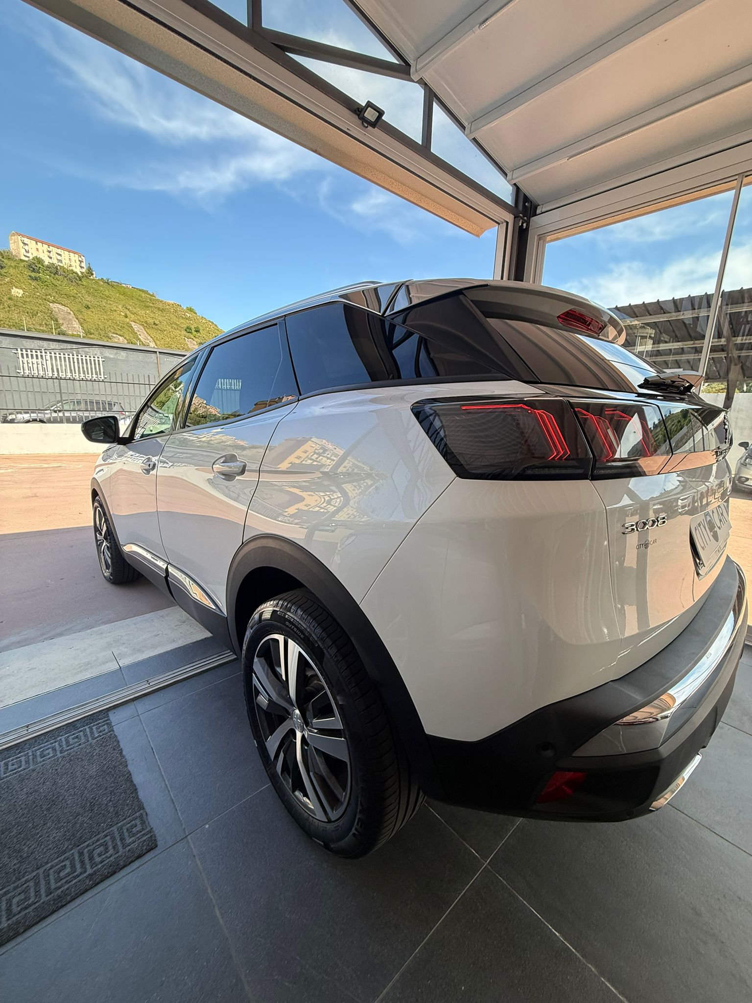 PEUGEOT 3008 1.5 BlueHDi EAT8 “ALLURE” 131 CV