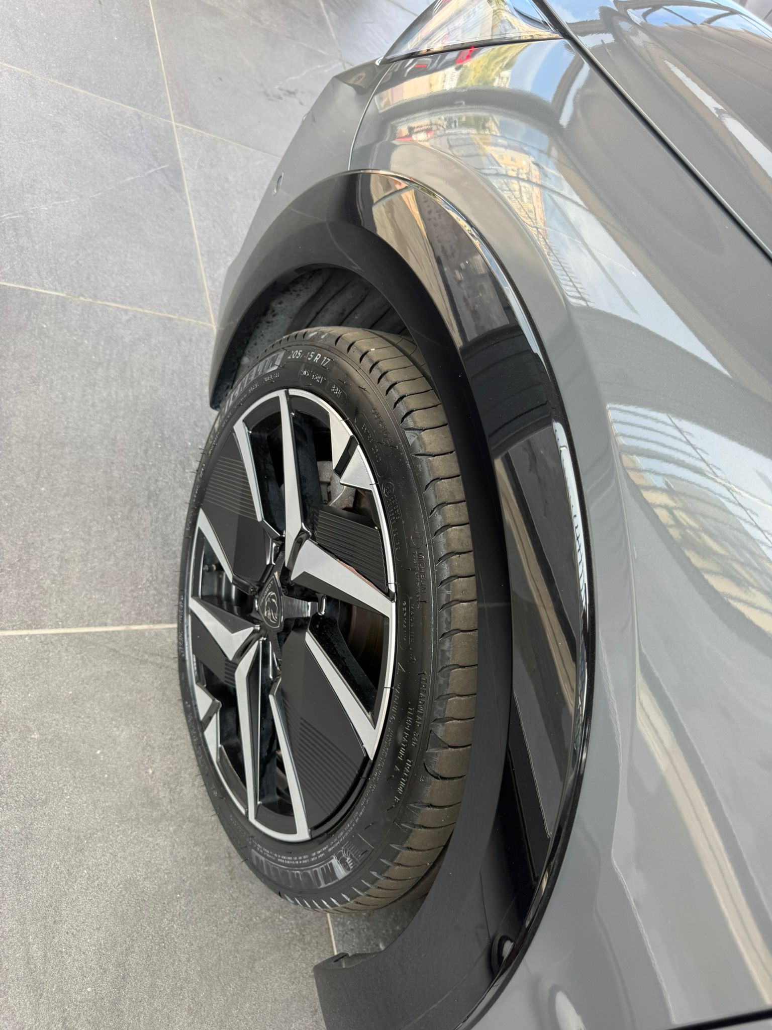PEUGEOT 208 1.2 HYBRID e-DCS6 “GT-LINE” 101 CV