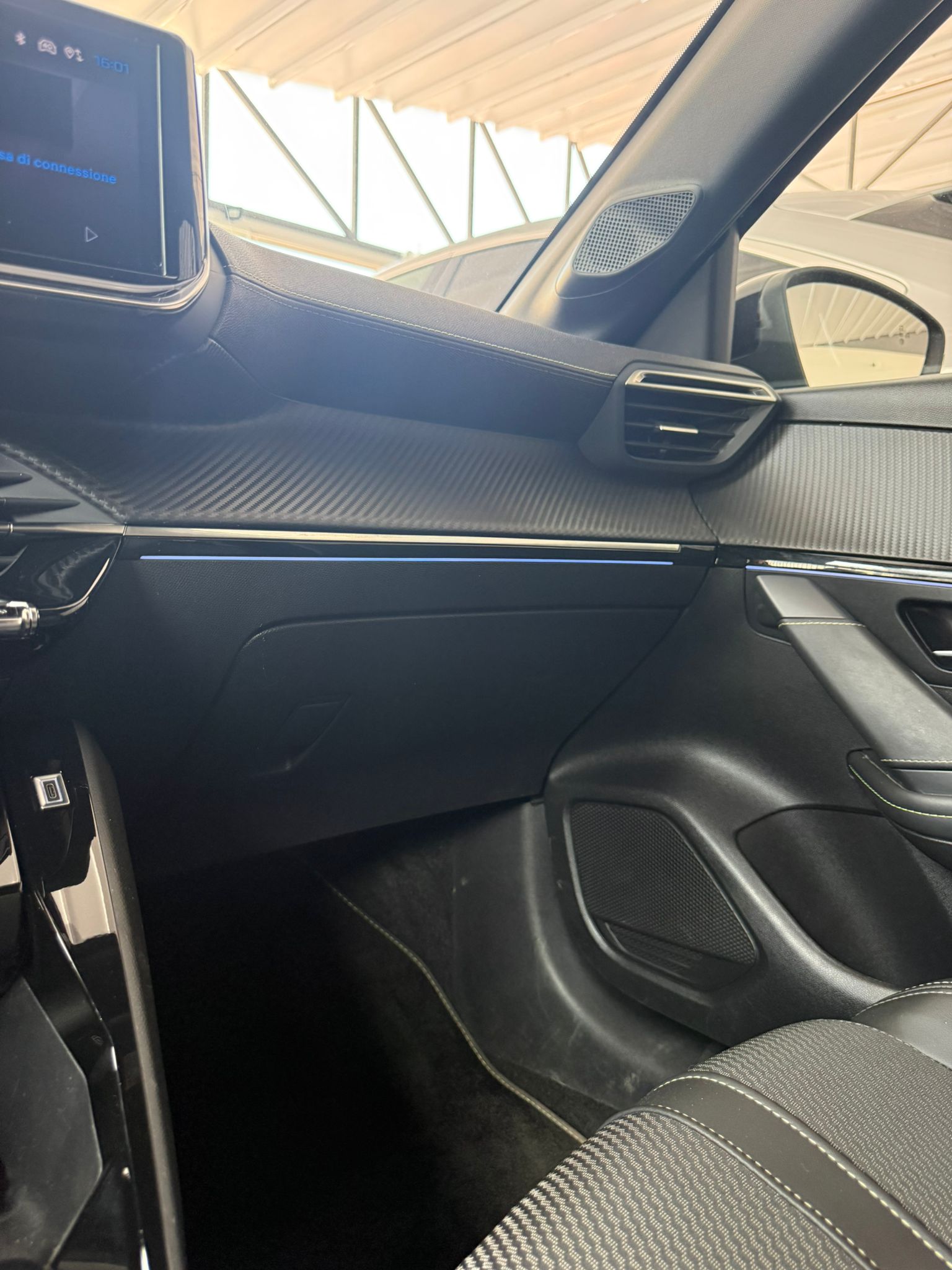 PEUGEOT 208 1.2 HYBRID e-DCS6 “GT-LINE” 101 CV