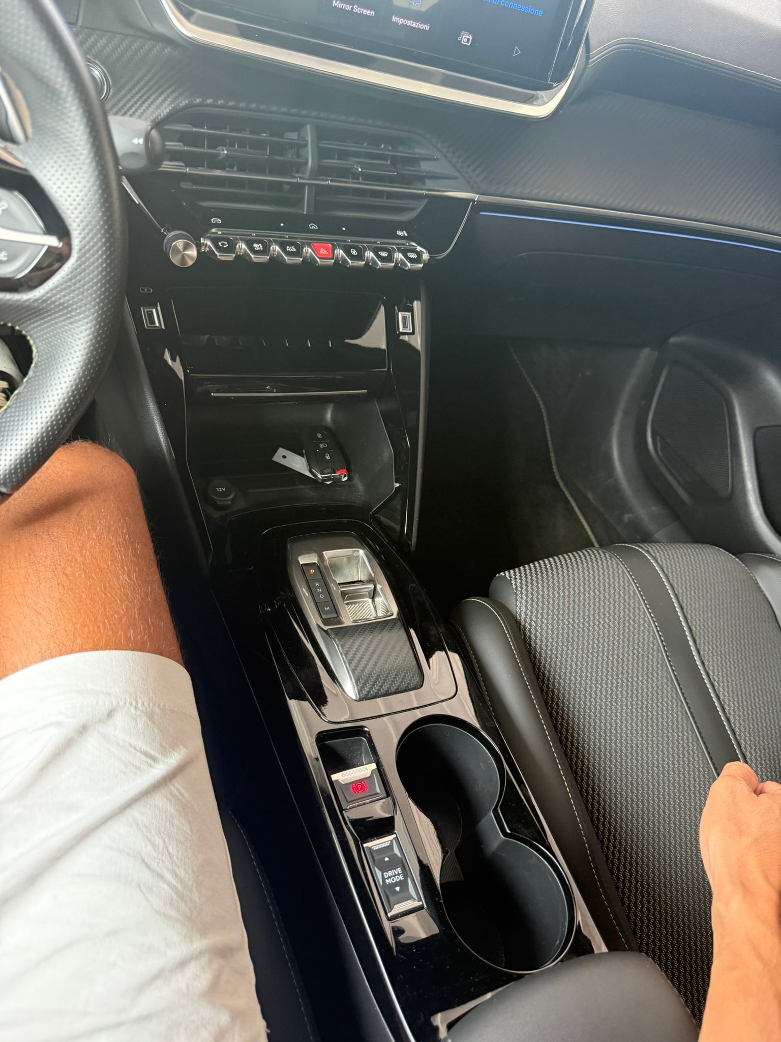 PEUGEOT 208 1.2 HYBRID e-DCS6 “GT-LINE” 101 CV