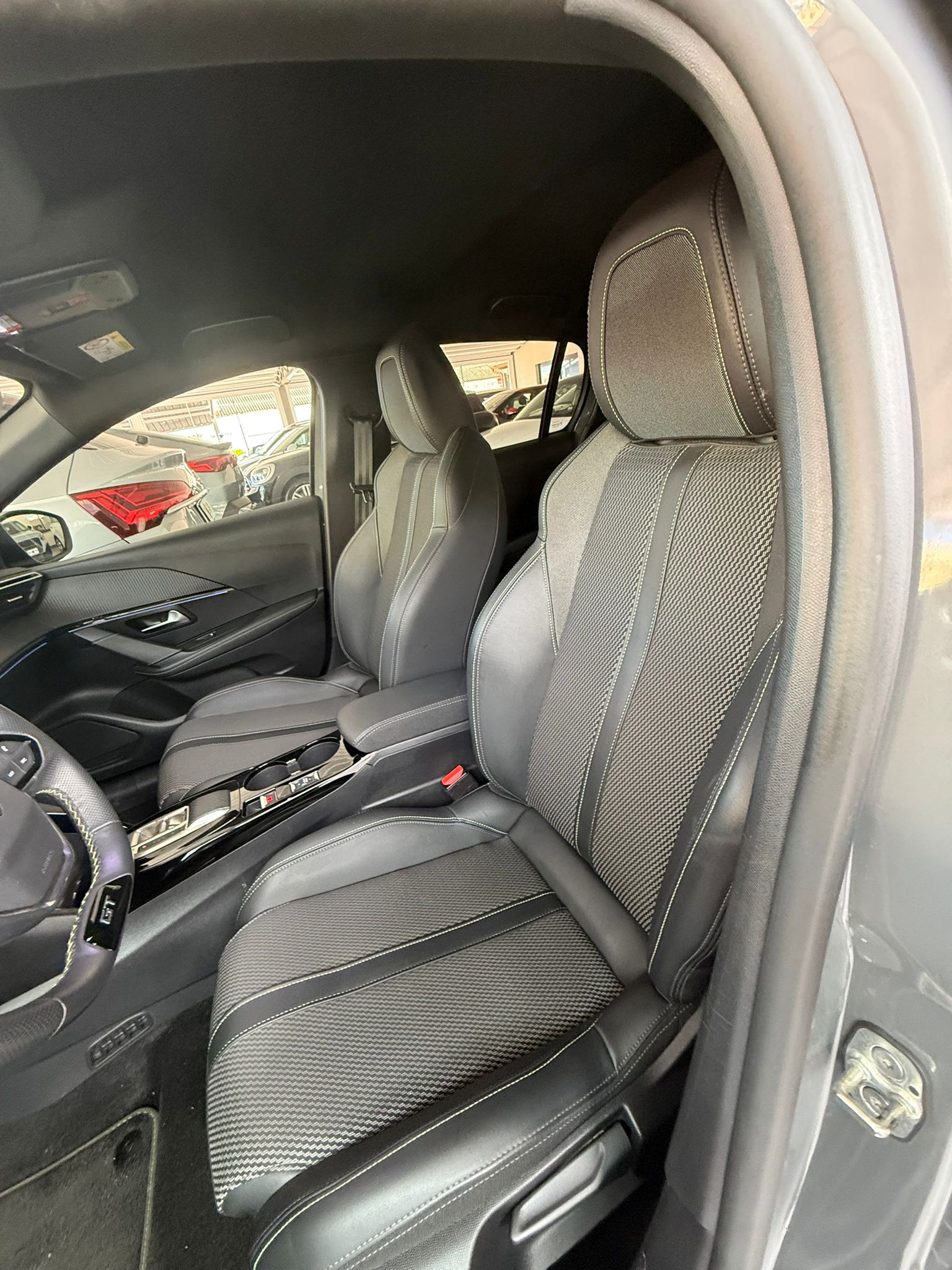 PEUGEOT 208 1.2 HYBRID e-DCS6 “GT-LINE” 101 CV