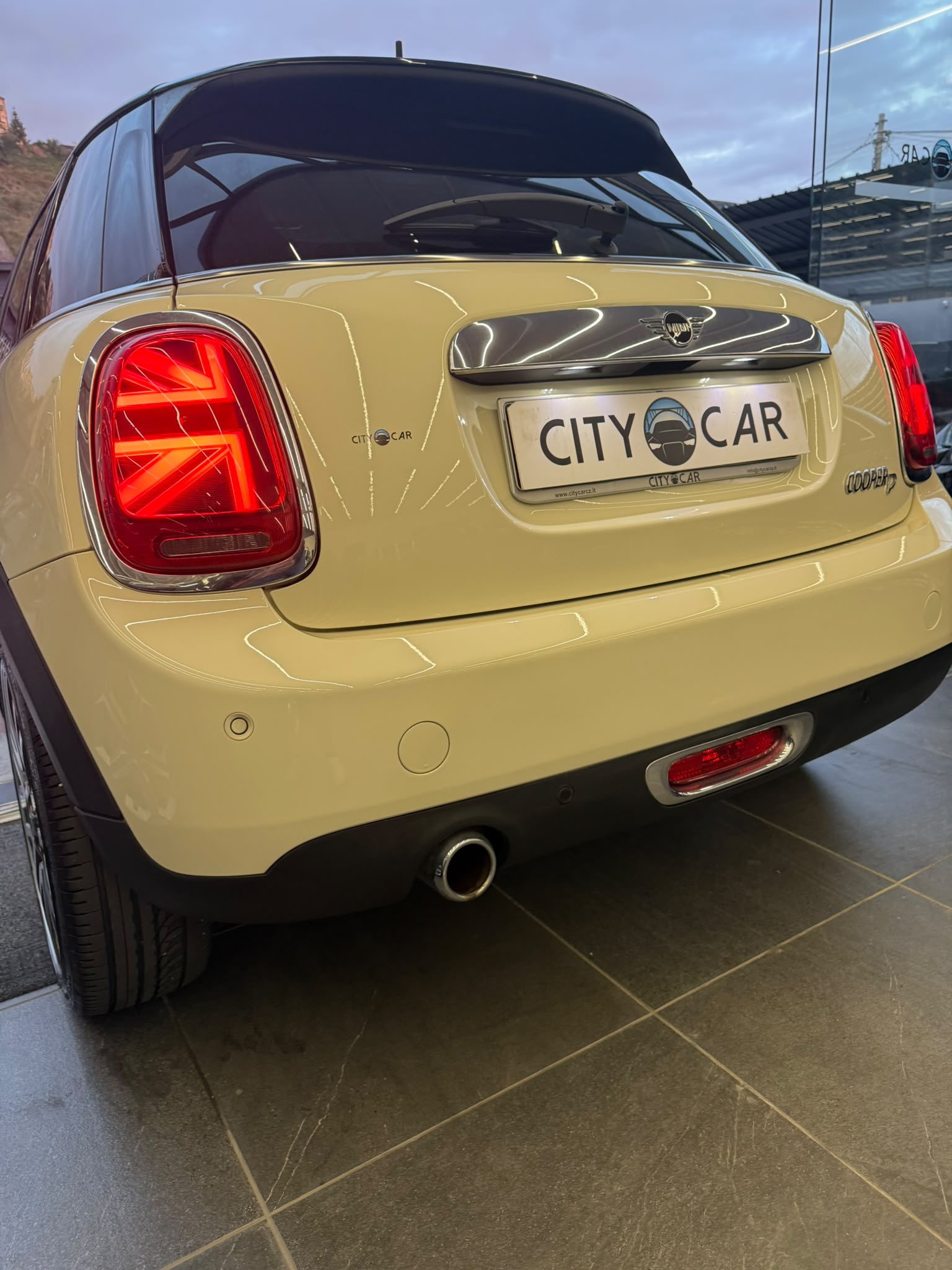 MINI COOPER D 1.5 “HYPE” 116 CV