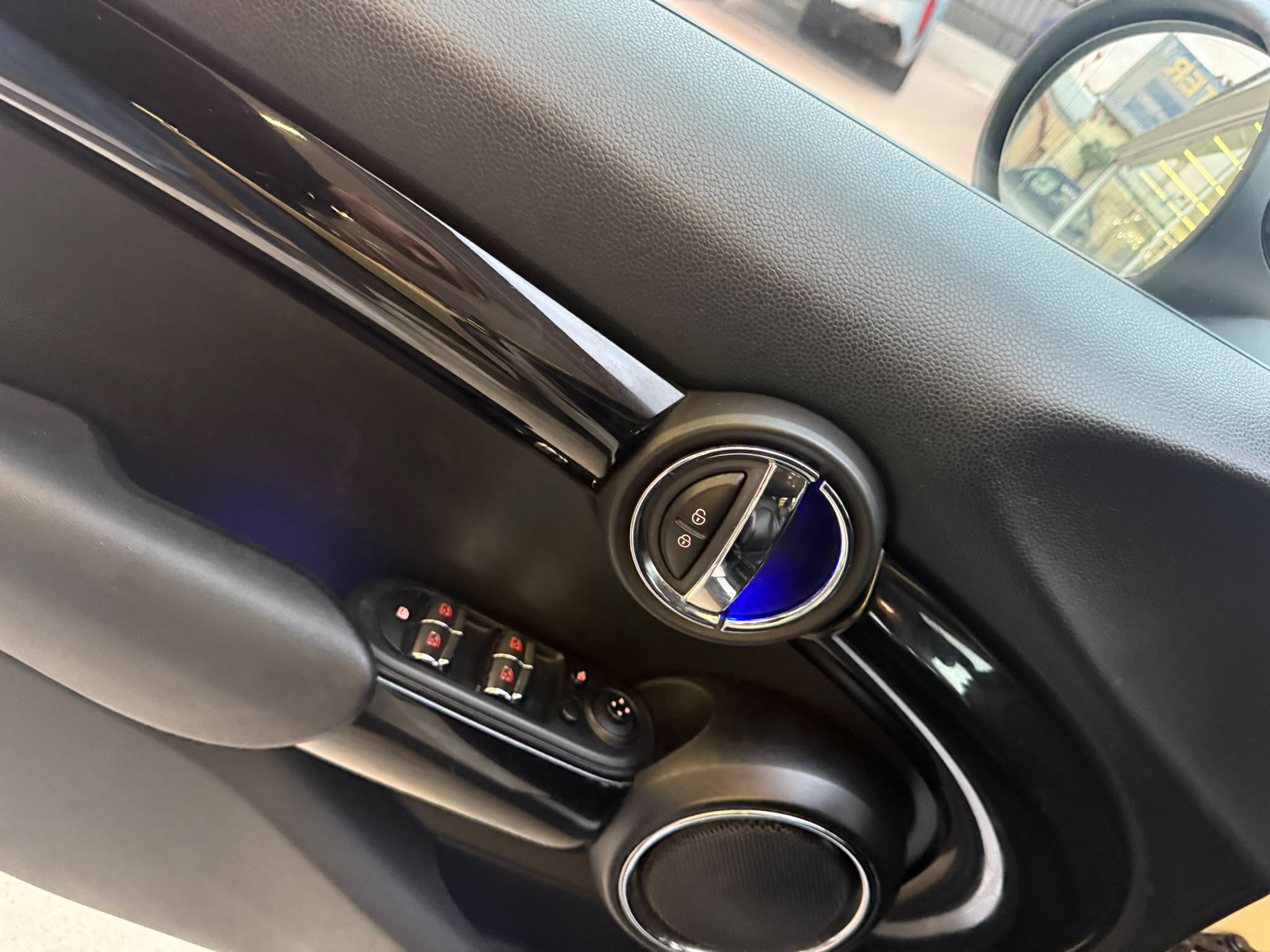 MINI COOPER D 1.5 “HYPE” 116 CV